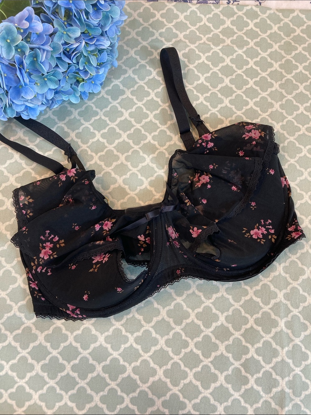 Victoria’s Secret Dream Angels Open Cup Flutter Bra Black Pink Floral 38G